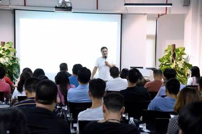 B2C Google Ads 外貿(mào)營(yíng)銷(xiāo)案例分享會(huì),吸引上百家跨境電商企業(yè)前來(lái)參與